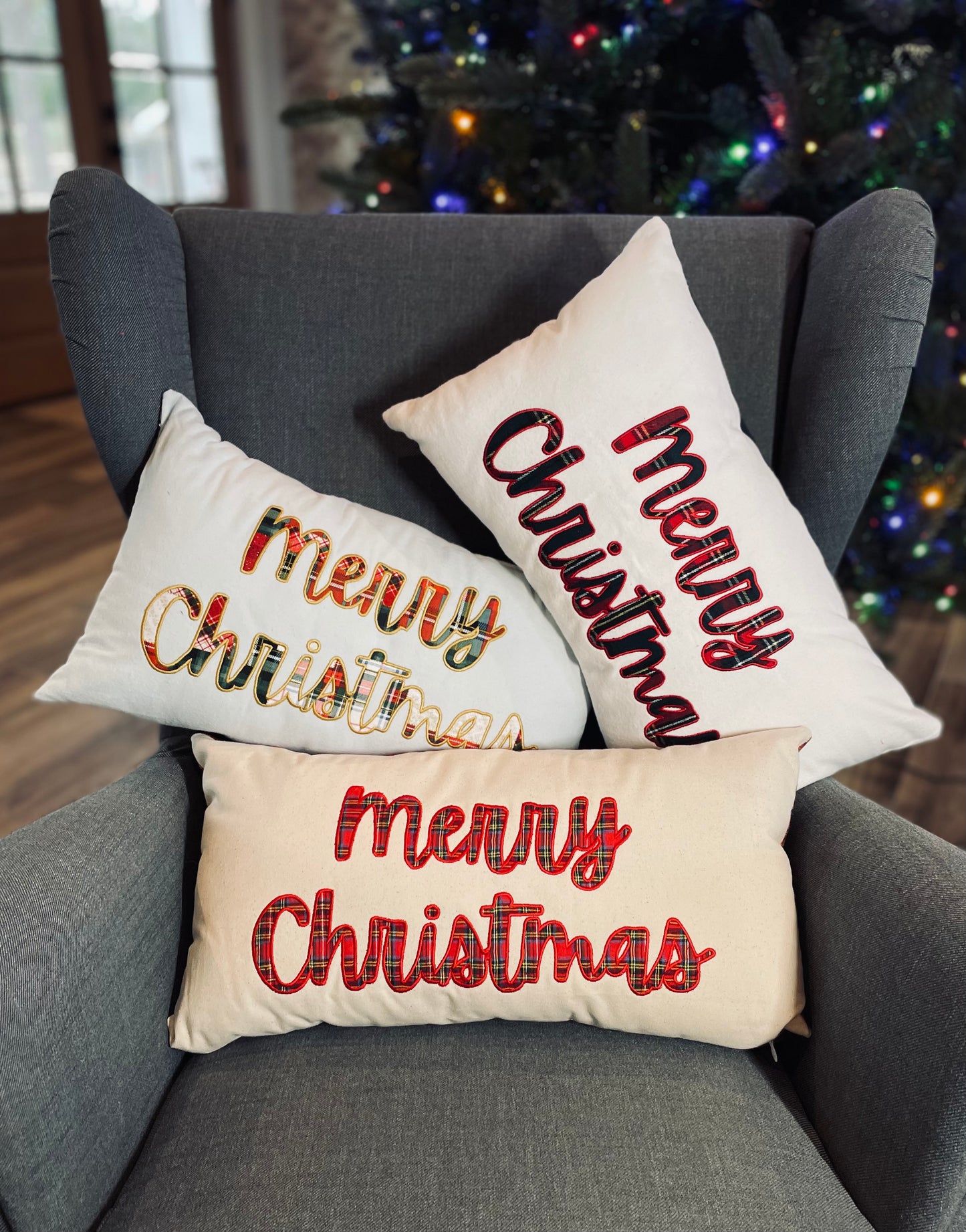 Lumbar "Merry Christmas" Pillow